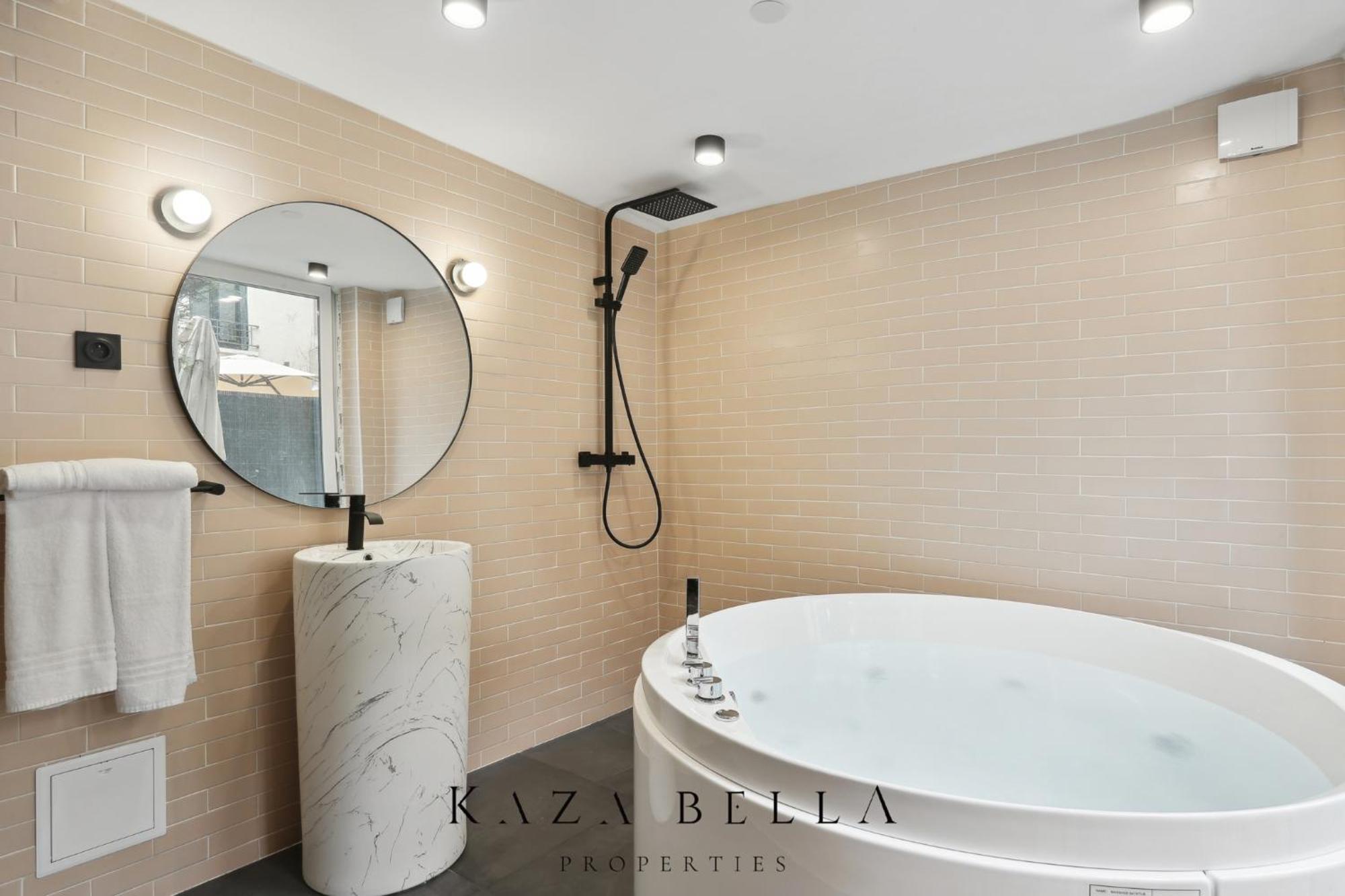 Kaza Bella - Maisons Alfort 6 Luxurious Little House With Private Garden And Jacuzzi Экстерьер фото