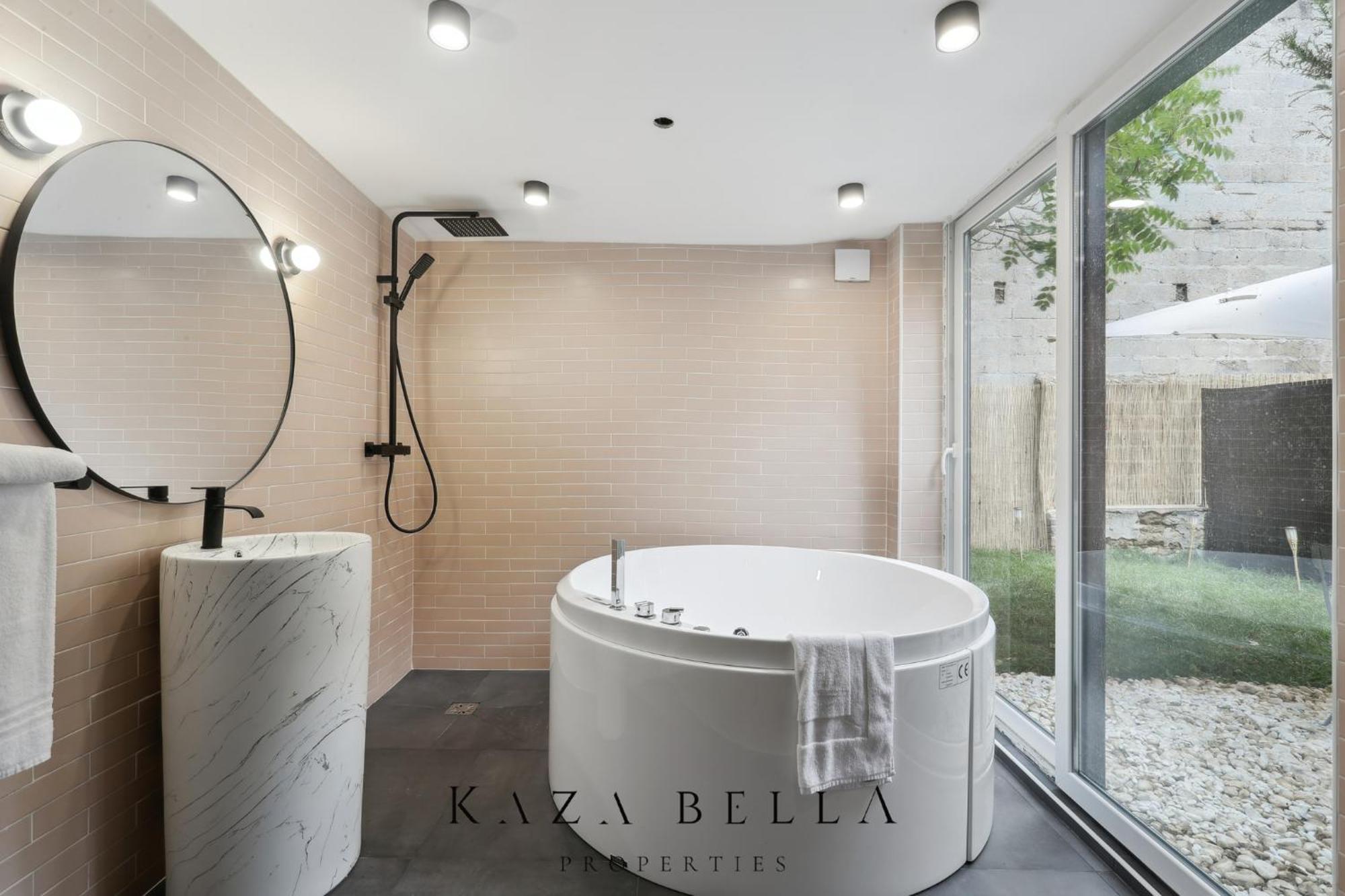 Kaza Bella - Maisons Alfort 6 Luxurious Little House With Private Garden And Jacuzzi Экстерьер фото